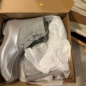 Girls Silver Sperry Boots